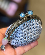 DIY Kiss Lock Clasp Change Purse (coming soon)